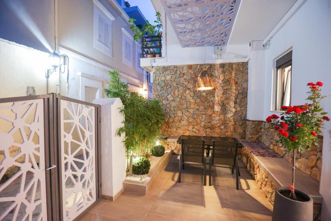 City Compass Luxury Suites Rhodes City Екстер'єр фото